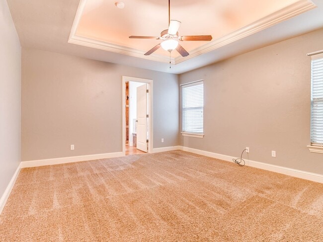 Building Photo - 4 Bedrooms/3Car/Edmond Schools -  Community Pool- Storm Shelter