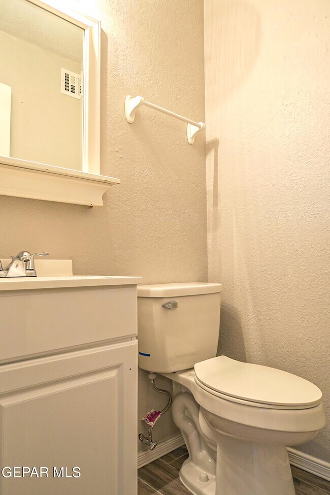 Building Photo - 5198 Viceroy Dr