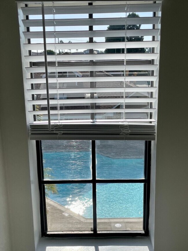Building Photo - Welcome to Coastal Living at Its Finest!