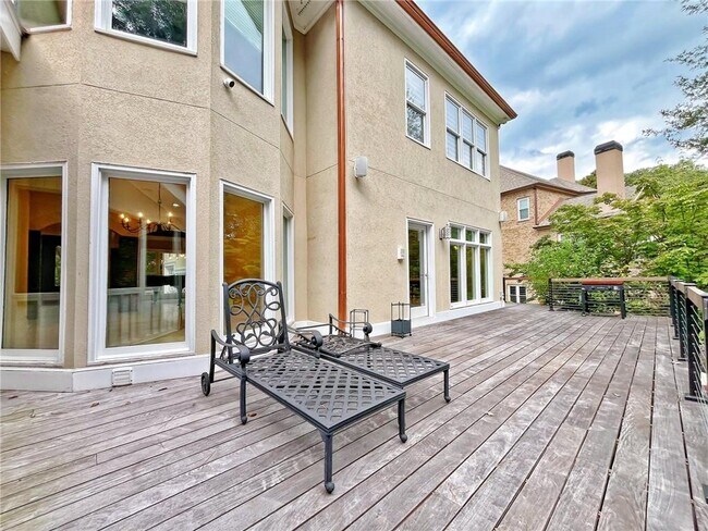 Building Photo - 6709 Wooded Cove Ct