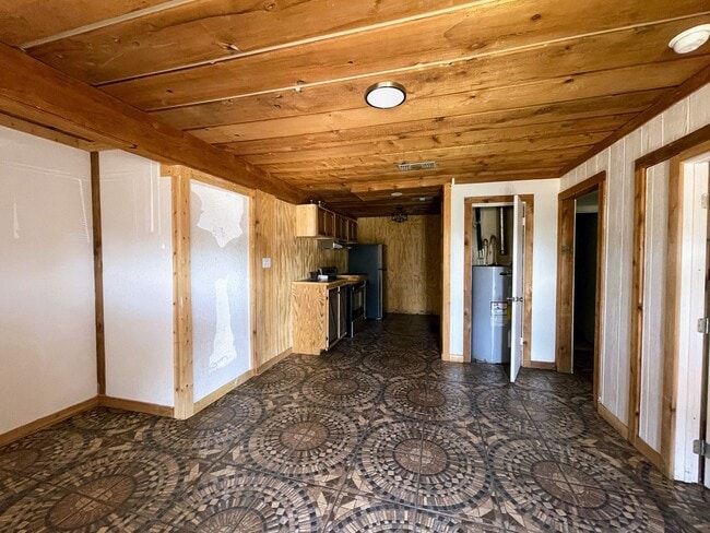Building Photo - Cozy?Charm Meets Modern Luxury – Your Perfect Ranch-Style Retreat in Lamesa!