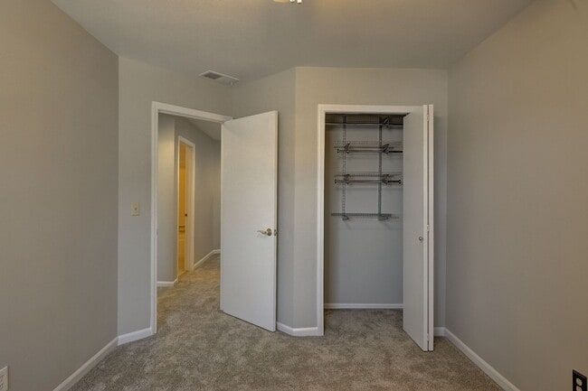 Building Photo - 1625 Flint Ct
