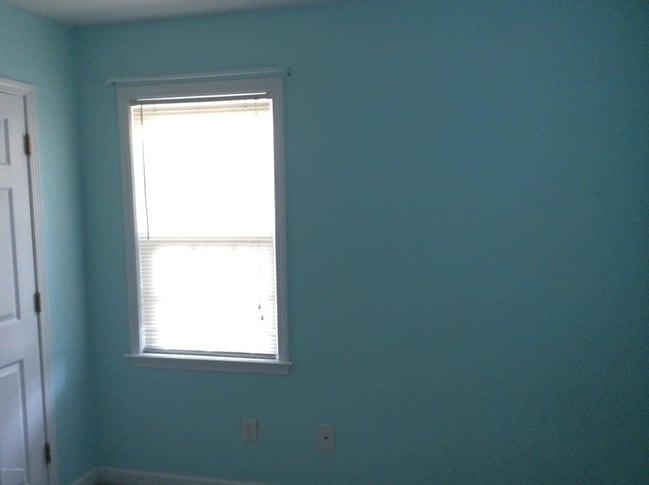 Building Photo - 114 Brody Ln