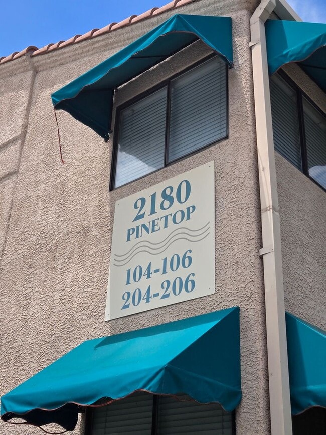 Building Photo - A Fabulous 2 Bedroom, 1 Bathroom Downstairs Unit.