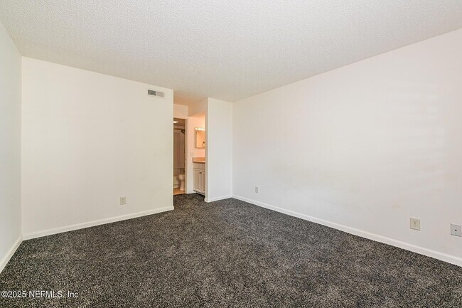 Building Photo - 100 Fairway Park Blvd