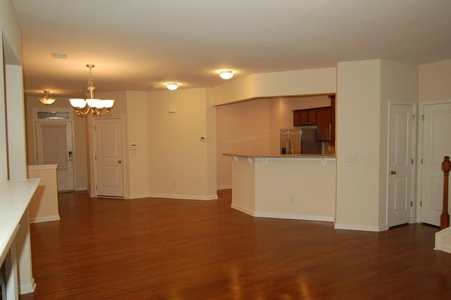 Building Photo - 2100 Greencrest Cir