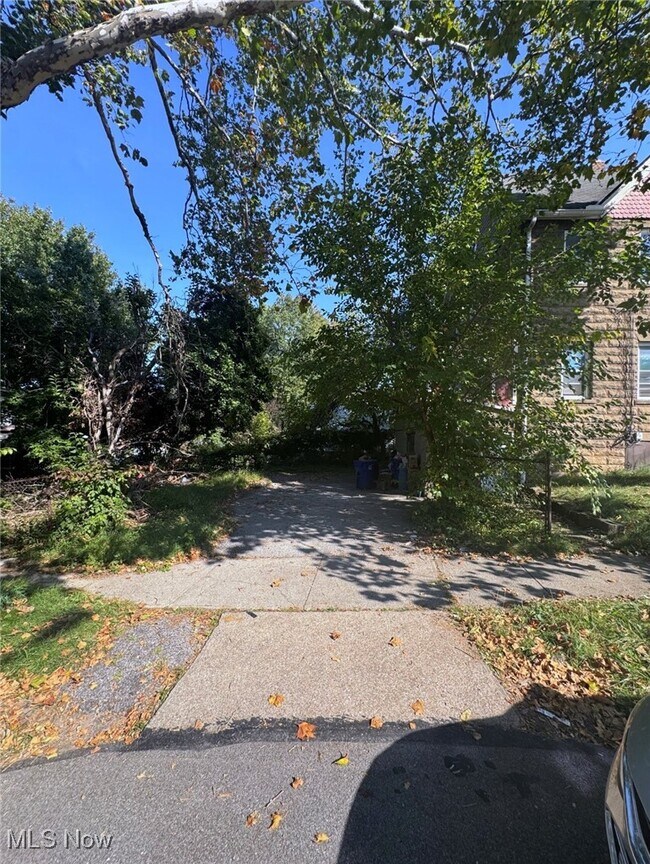 Building Photo - 5924 Denison Ave