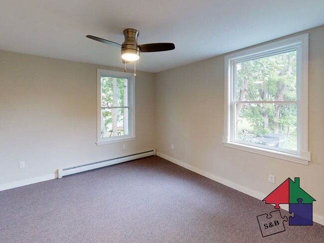 Building Photo - 118 S Main St