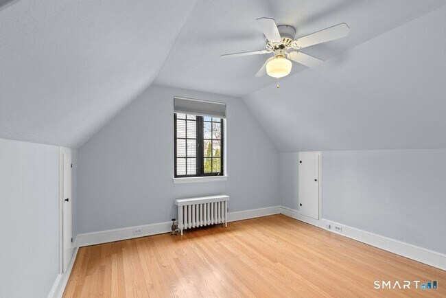 Building Photo - 83 Meadowbrook Rd