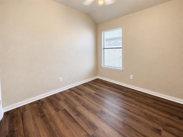 Building Photo - 1572 Barksdale Dr