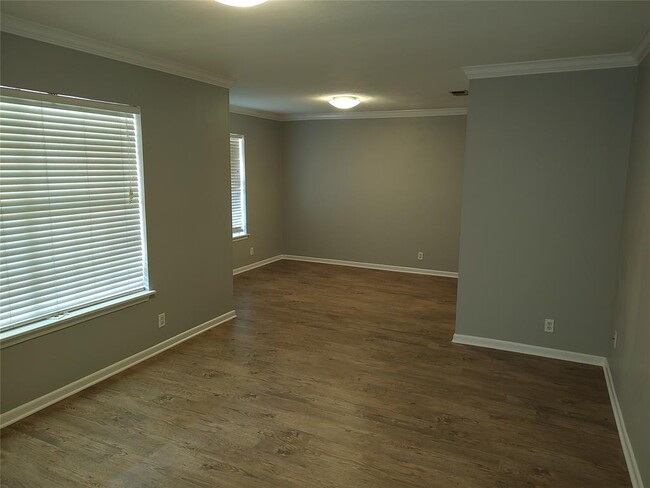 Building Photo - 3304 Woodbriar Ln