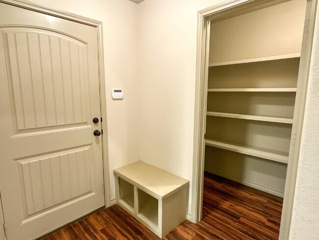 Building Photo - Great 3/2/2 in South Lubbock!
