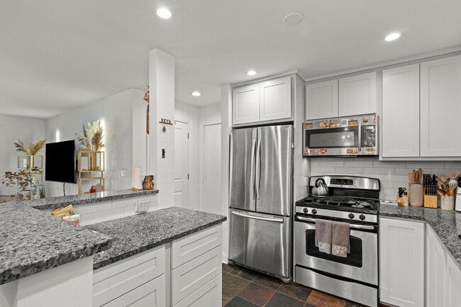 Building Photo - 9S220 S Frontage Rd