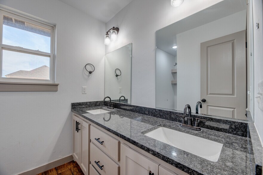 Building Photo - 2325 Greys Harbor Rd