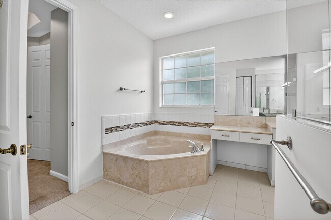 Building Photo - 9917 Cobblestone Creek Dr