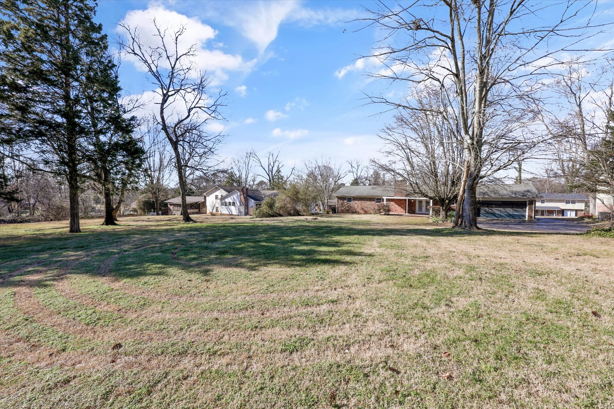 Building Photo - 930 Corning Rd