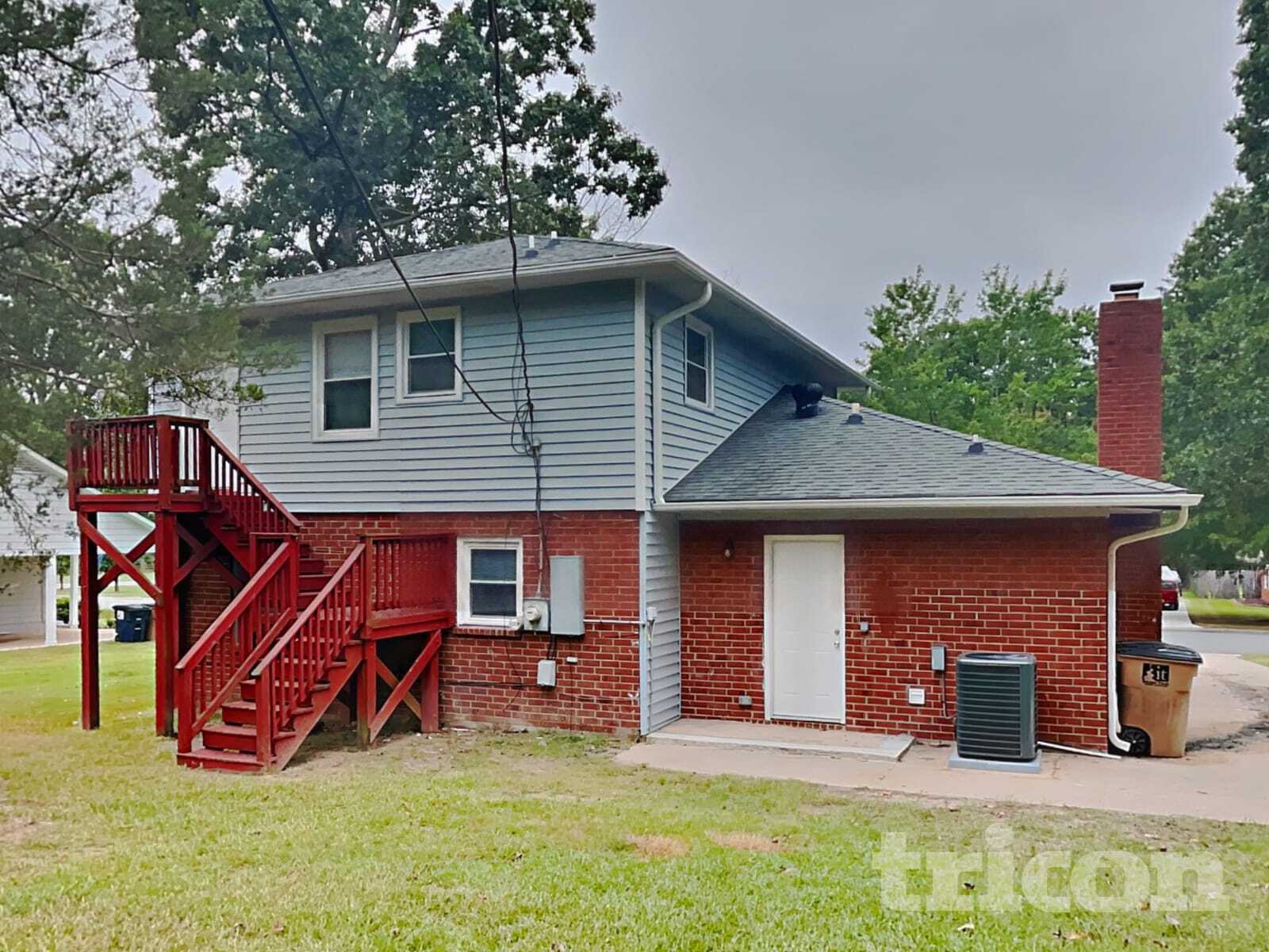 Building Photo - 6304 Clearwater Dr