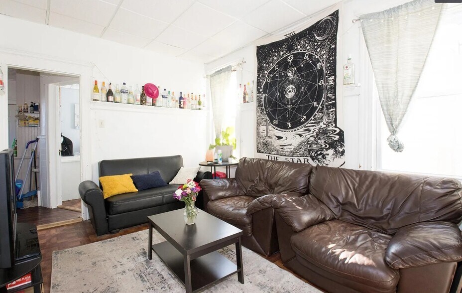 Building Photo - 222 Waverly Pl