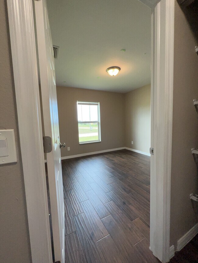 Building Photo - 1206 Venus Loop