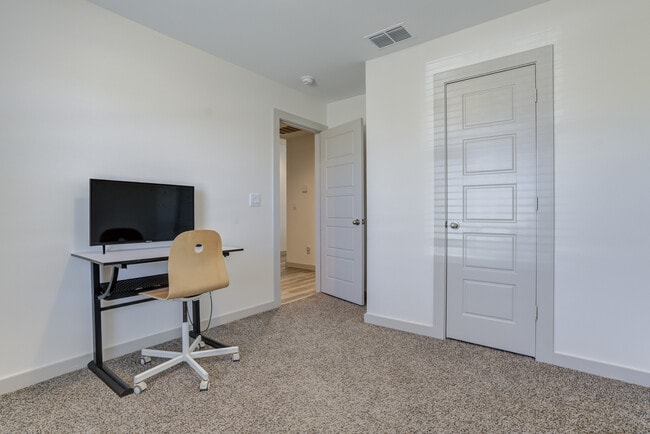 Building Photo - 2323 149th St