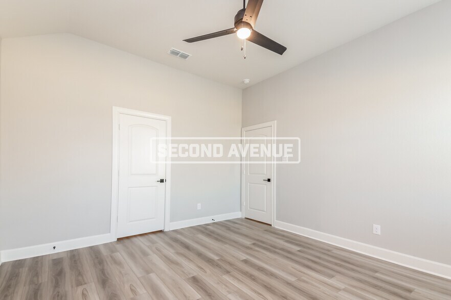 Building Photo - 832 Jackel Dr