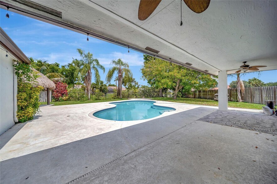 Building Photo - 6401 Crossbow Ct