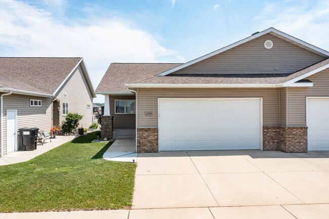 Building Photo - 2304 Marina Rd SE