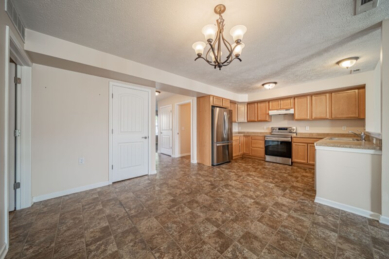 Building Photo - 6535 Bayside Dr