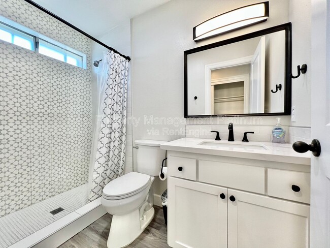 Building Photo - 3095 Anderson Ave