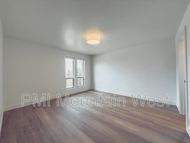 Building Photo - 345 S 850 E