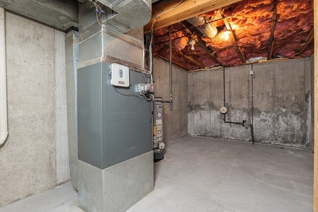 Building Photo - 13 Iris Way