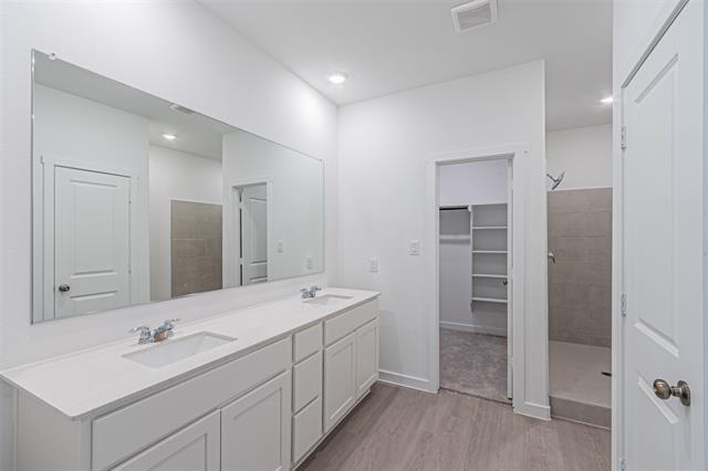 Building Photo - 10005 Warlander Dr