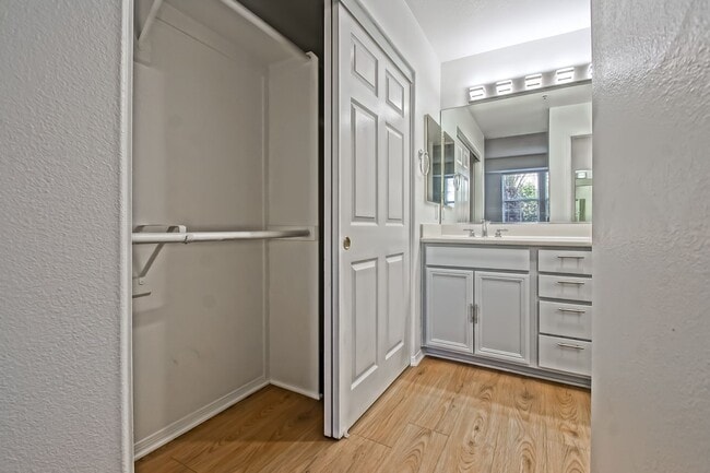 Building Photo - Bright & Airy, Recently Updated 3rd Floor Apartment in the Catalina Building Across from Central ...