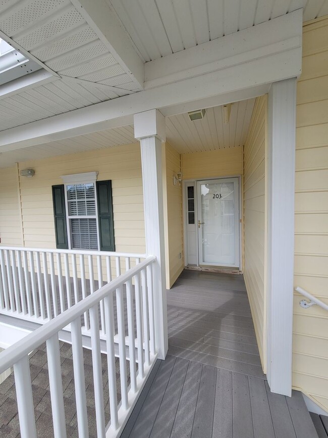 Primary Photo - Beautiful 3-Bedroom, 2-Bath 2nd Floor Cond...