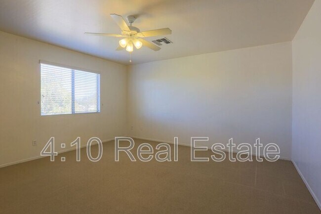 Building Photo - 2320 W Allens Peak Dr