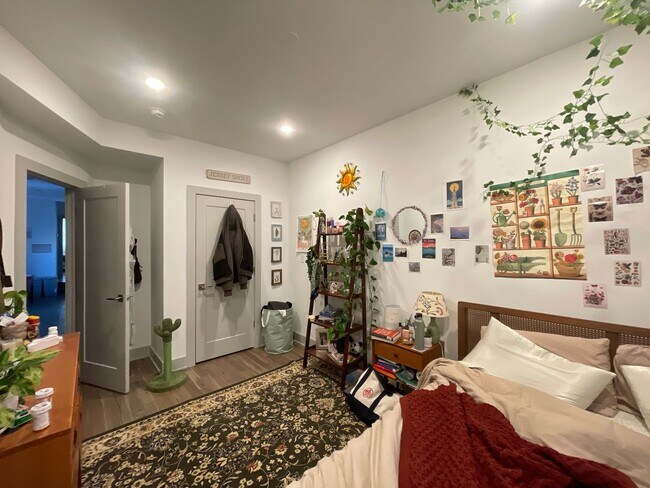 Building Photo - 3213 Haverford Ave