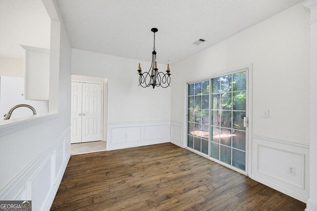 Building Photo - 2599 Alvecot Cir SE