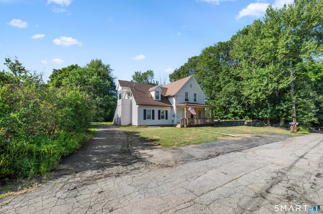 Building Photo - 26 Monroe St