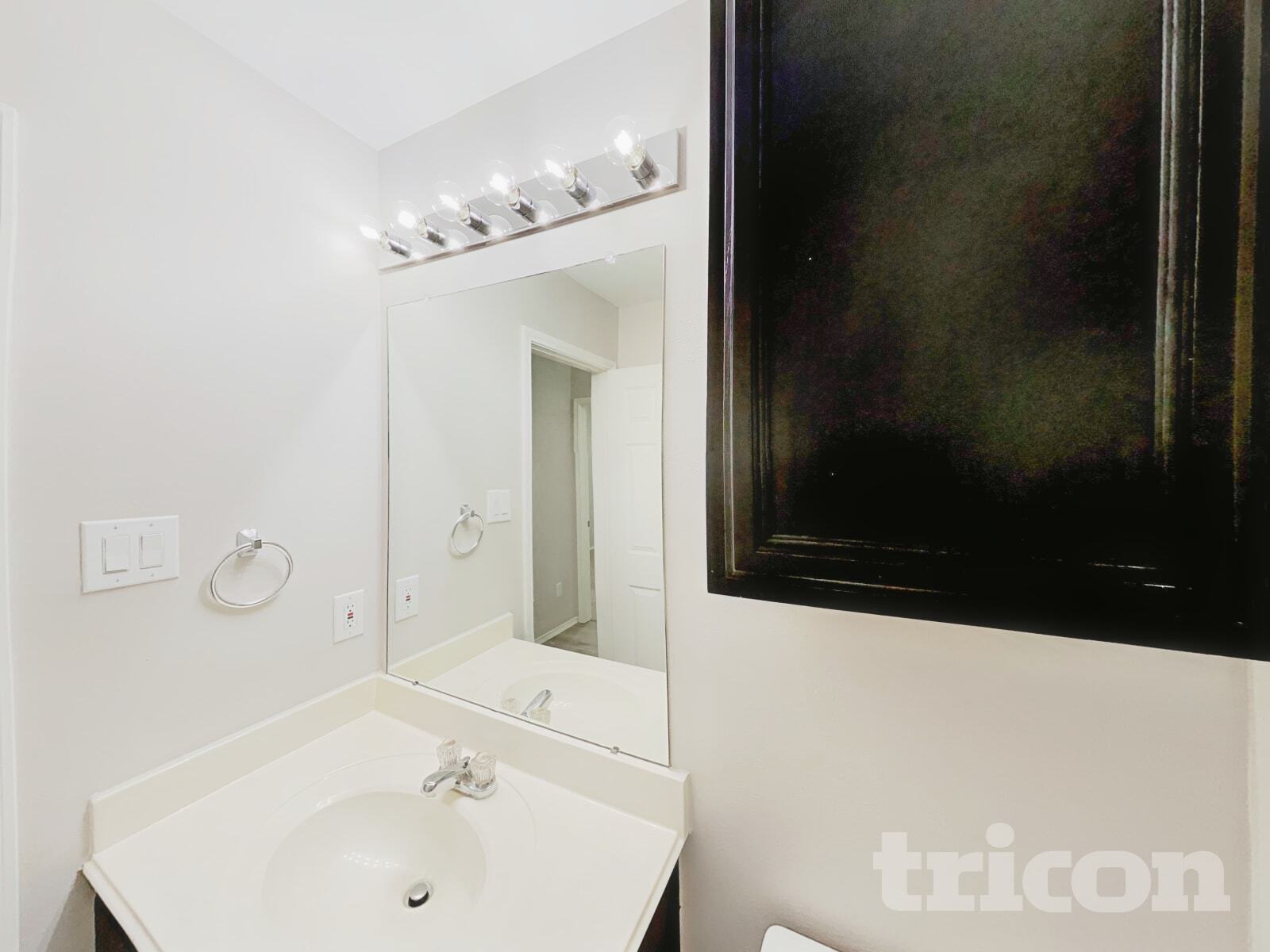 Building Photo - 15018 Mause Creek Dr