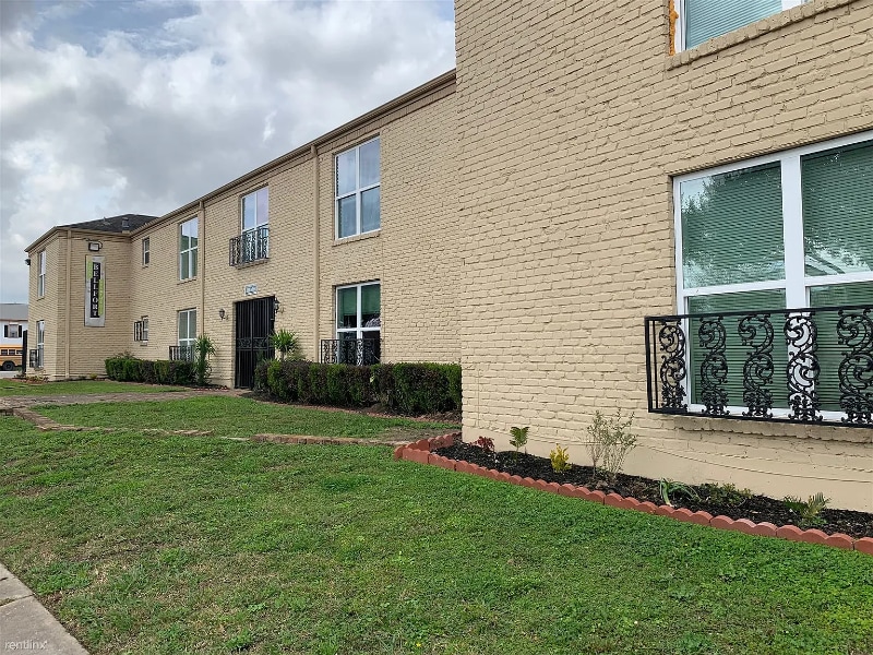 Building Photo - 7065 Bellfort Ave