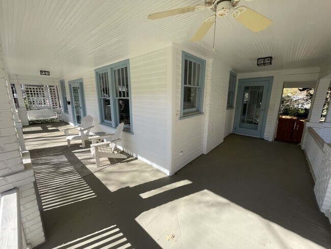 Building Photo - 4 Bd 3 Ba House