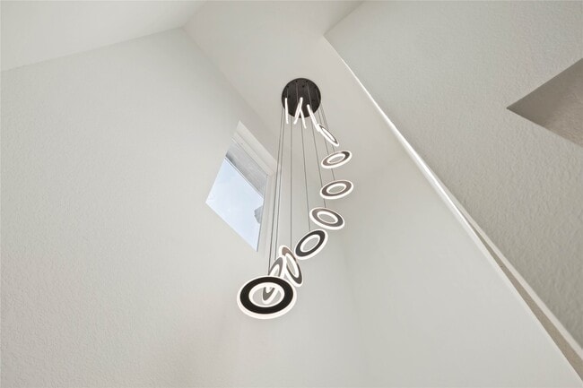 Building Photo - 964 Lucky St