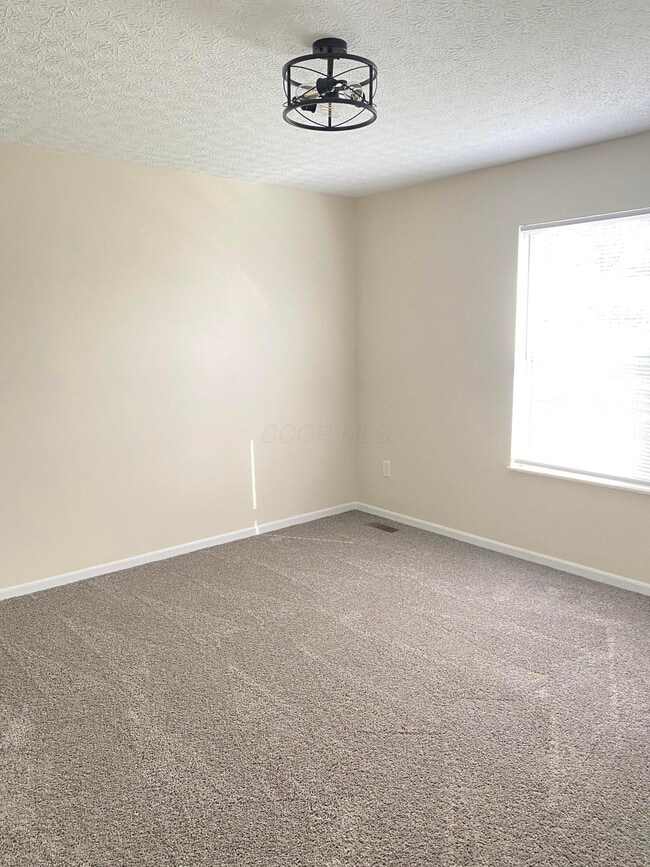 Building Photo - 6089 Pirthshire St