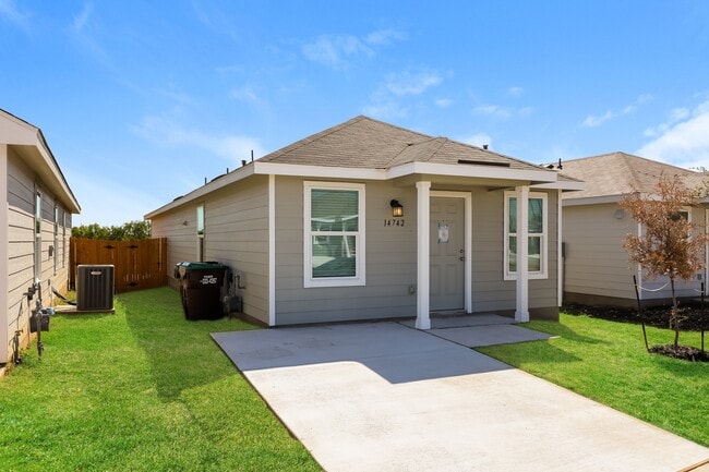 Building Photo - 14742 Southton Basin