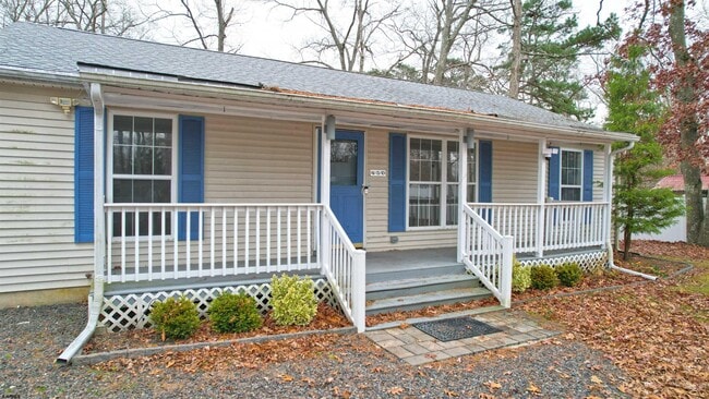 Building Photo - 450 Redwood Ave