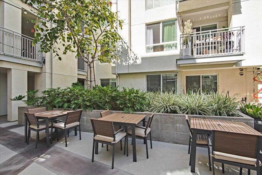 Building Photo - 12655 Bluff Creek Dr