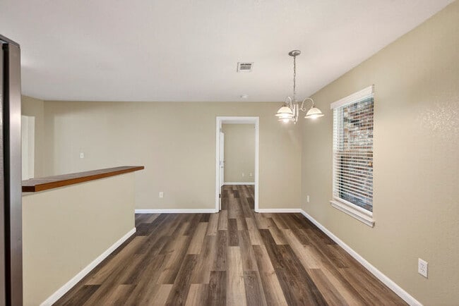 Building Photo - 10261 English Manor Dr