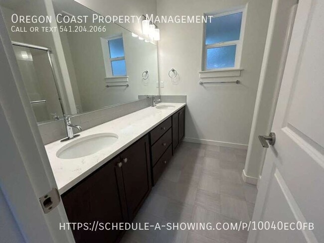 Building Photo - 15 Johnson St