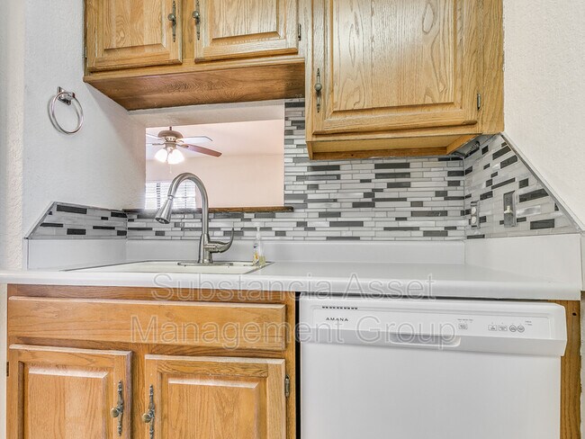 Building Photo - 14443 N Pennsylvania Ave