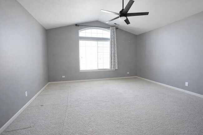 Building Photo - 1084 Park Hill Cir